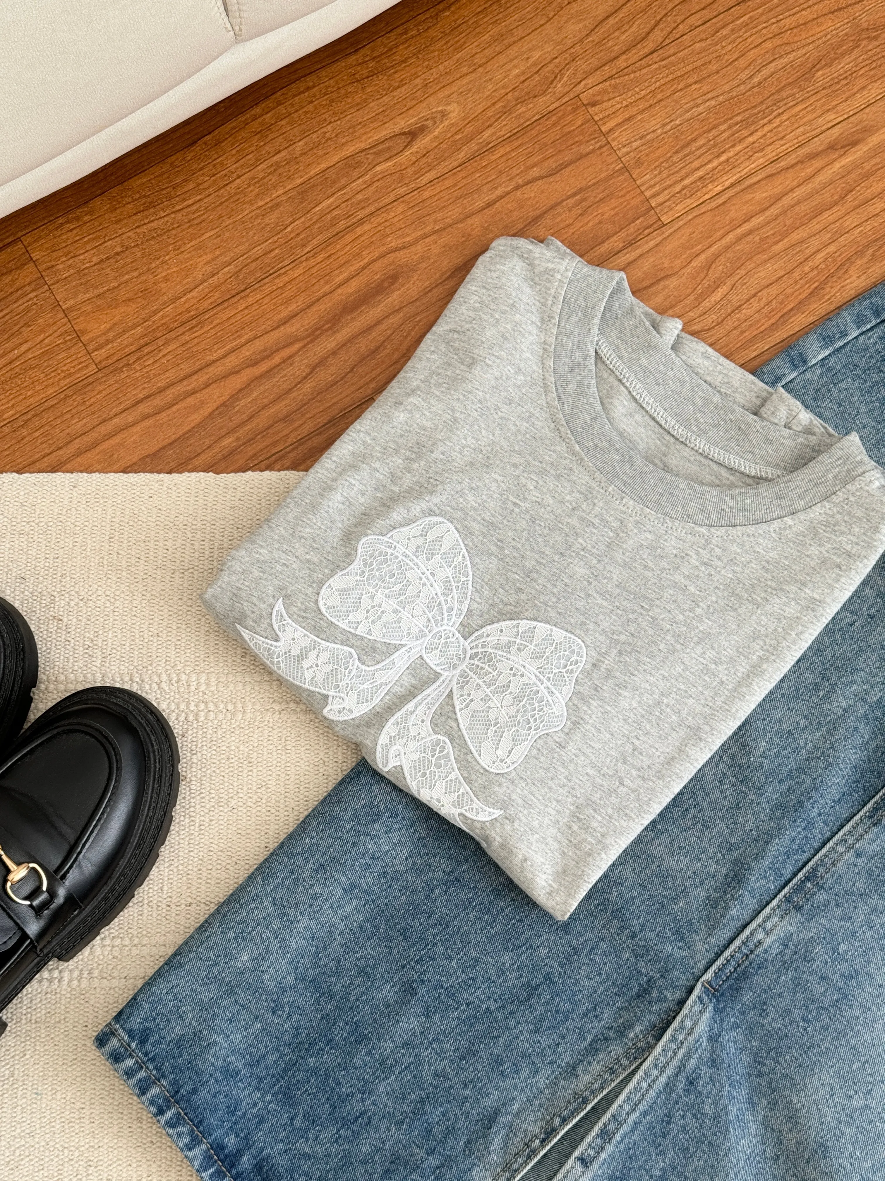 Grey Ribbon Tee