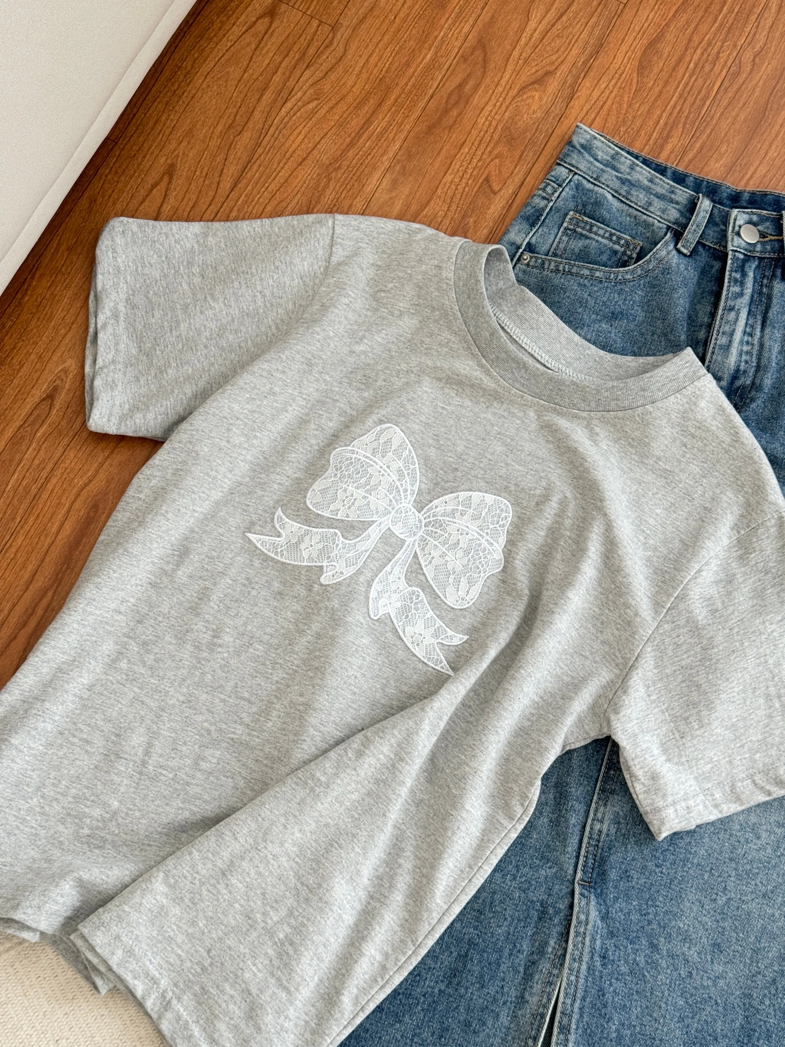 Grey Ribbon Tee