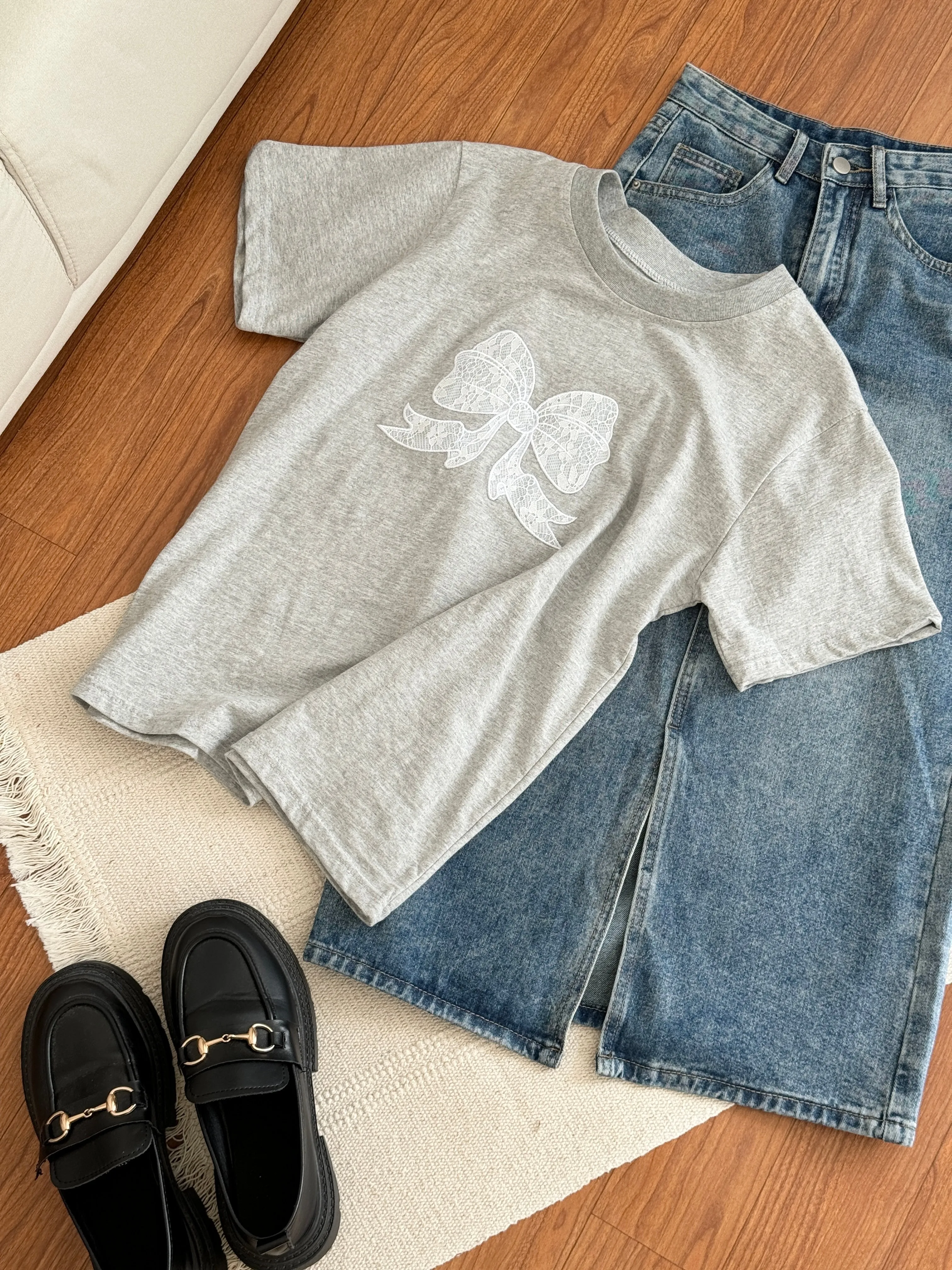 Grey Ribbon Tee