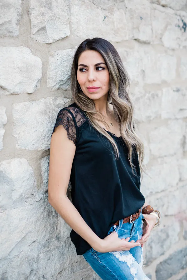 Kia Shoulder Lace Tee