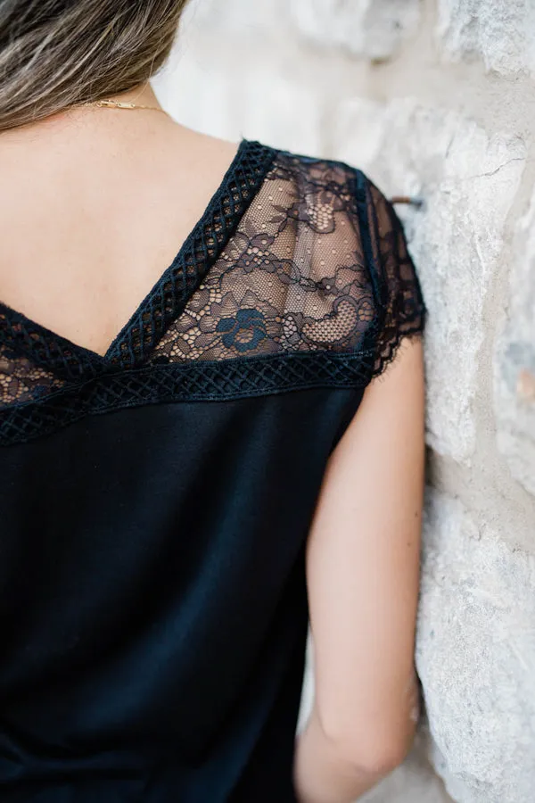 Kia Shoulder Lace Tee